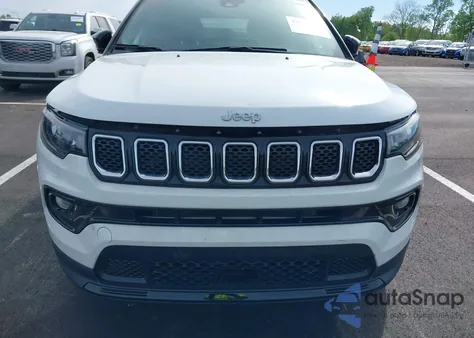 2023 Jeep Compass Limited 4X4 из США, поврежденный, VIN 3C4NJDCNXPT565743